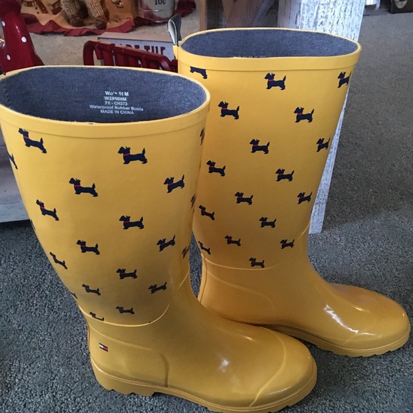 Tommy Hilfiger Shoes - Tommy Hilfiger size 10M Scotty rain boots
